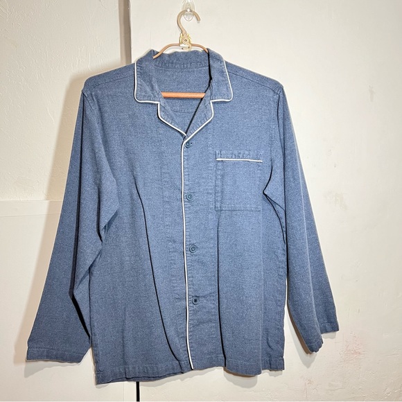 Button down shirt : Box 006: - Picture 1 of 7
